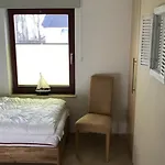 E13 Mit Garten- Terrasse Und Deichbli By Interhome Grosswurden