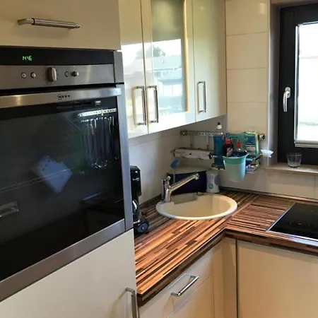 E13 Mit Garten- Terrasse Und Deichbli By Interhome *