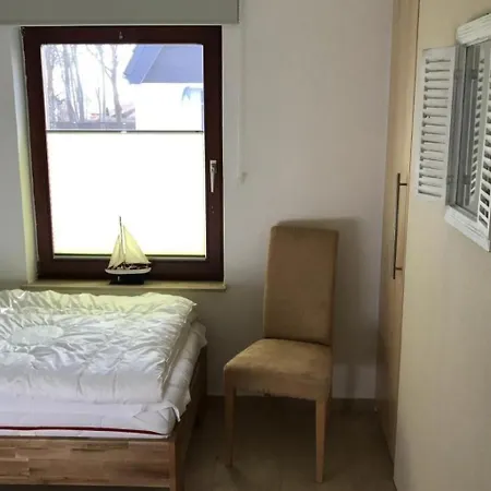 E13 Mit Garten- Terrasse Und Deichbli By Interhome Grosswurden