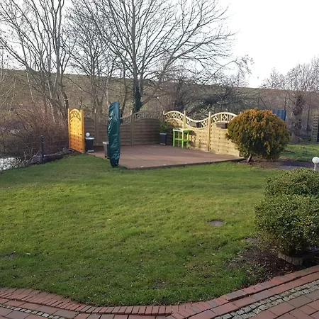 E13 Mit Garten- Terrasse Und Deichbli By Interhome Dom wakacyjny
