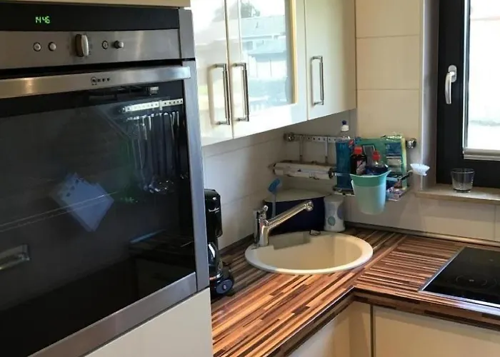 E13 Mit Garten- Terrasse Und Deichbli By Interhome *