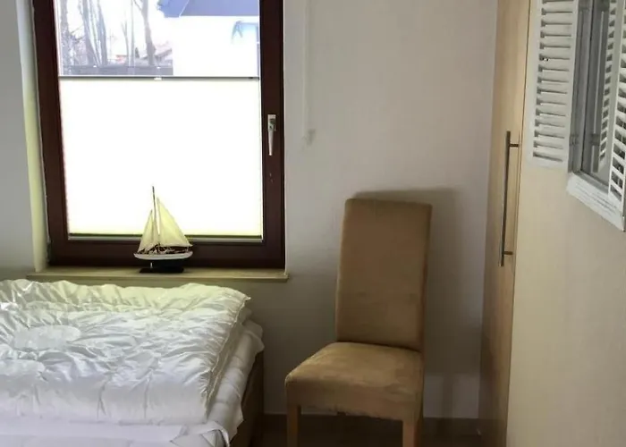 E13 Mit Garten- Terrasse Und Deichbli By Interhome Grosswurden